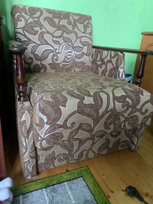 Диван-книжка. Розкладний диван. Після перетяжки. Також крісла.