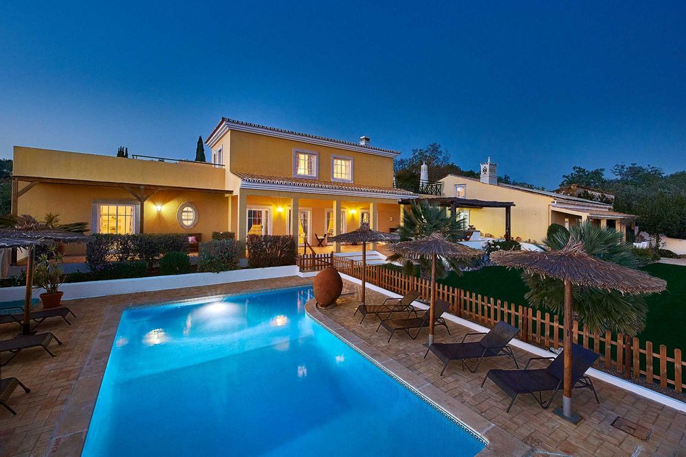 Boliqueime, Vivenda T8, jardim, piscina, vista mar.