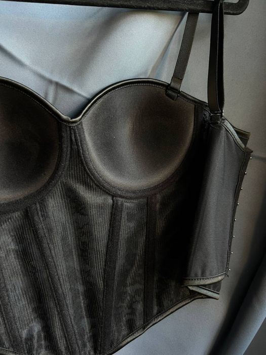 мереживний корсет