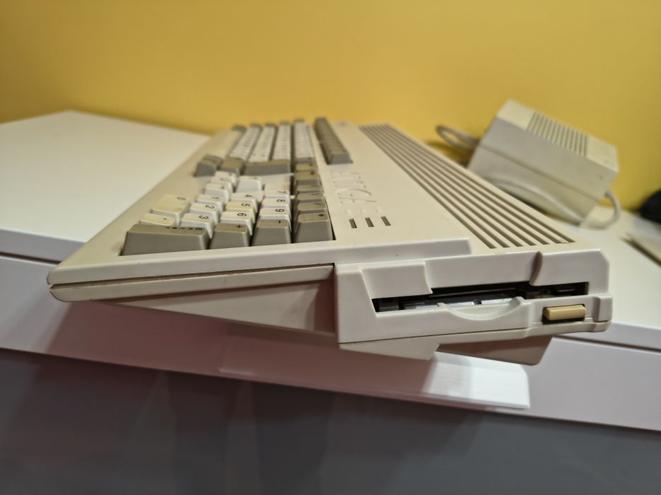 Commodore Amiga 1200 Pistorm 68040 FPU MMU 384MB Fast