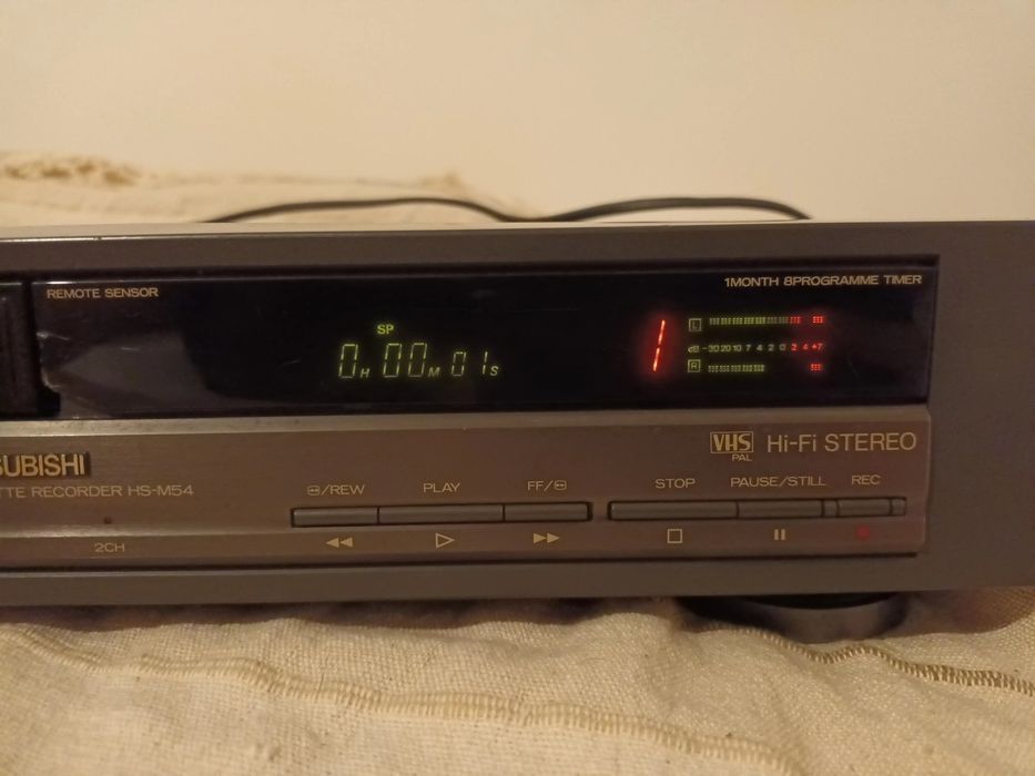 Leitor VHS  para peças (?) Mitsubishi HS-M54