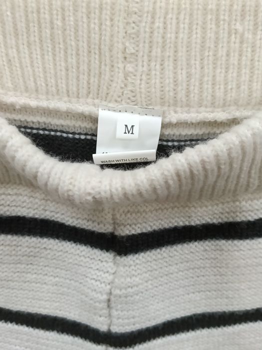 Модні жіночі в'язані шорти білі у чорну смужку, M розмір 
Нит