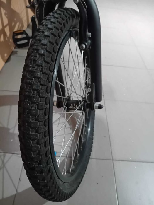 Bike BMX muito estimada com pouco uso. Tudo de origem.