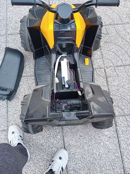 Moto 4 usada a bateria