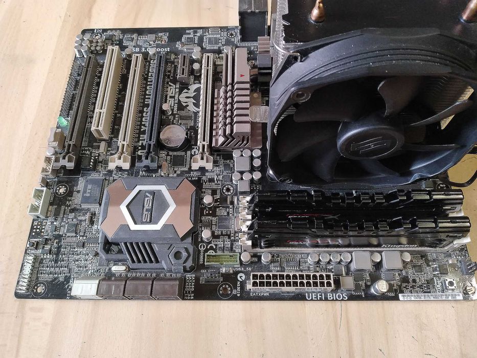 Asus Sabertooth FX990/ Procesor AMD FX-8350 8x 4.0 GHz /Ram 16GB/ Chłodzenie