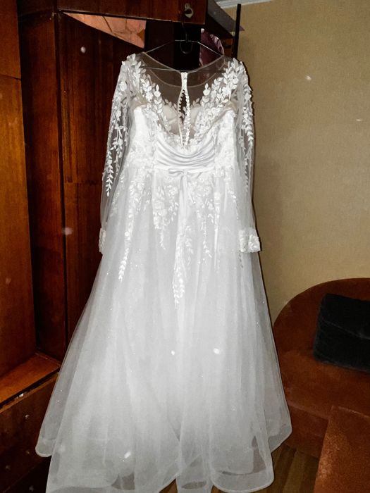 Весільна сукня , 54 розмір , мій зріст 165 + 9 см каблук