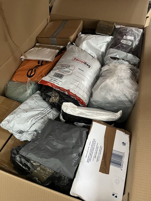 Paczki niespodzianki nieodebrane przesylki zwroty kurierskie palety