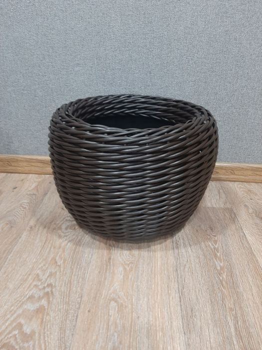 Продам кашпо з ротангу