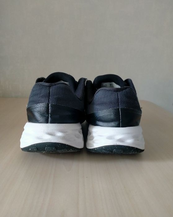 Кросівки кеди кроссовки Nike Revolution 6