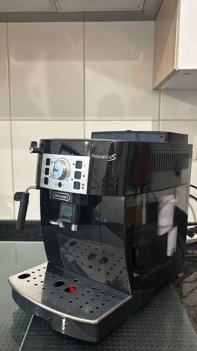 Máquina de café DeLonghi Magnífica S