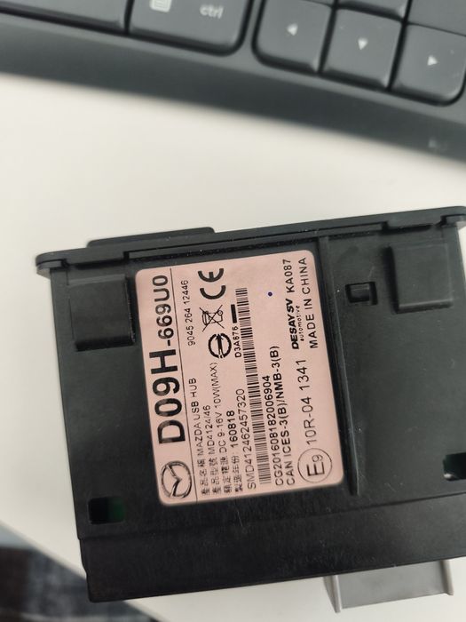 Hub USB Mazda original