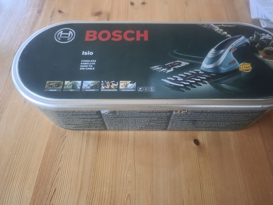 Nożyce akumulatorowe do trawy i żywopłotu  Bosh