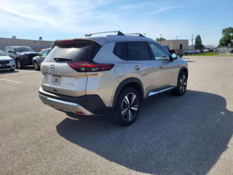 Nissan Rogue Platinum      2021