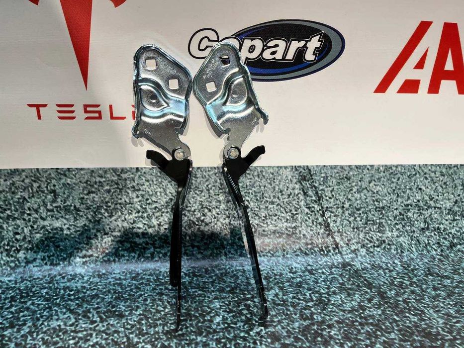 Петля капота права-ліва Tesla Model 3 18-1098793-00-D