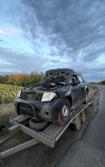 Nissan Patfainder після обстрілу