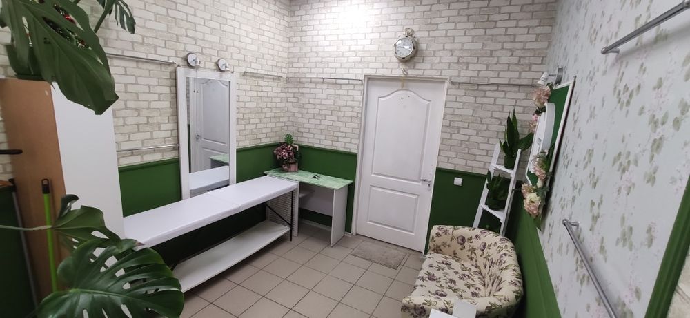 Здається окремий кабінет