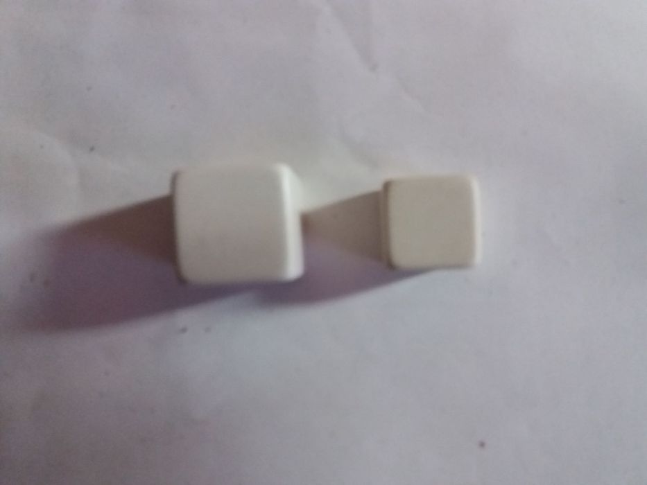 Dados brancos novos em PVC rixo