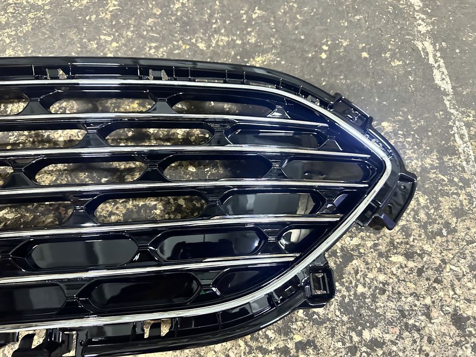 Решітка радіатора Ford Escape, Kuga 2020-2023