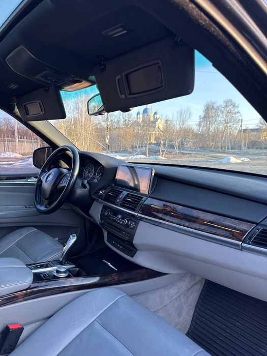 Продам BMW E70.