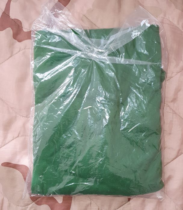 1 Sweatshirt gola alta com fecho verde - M