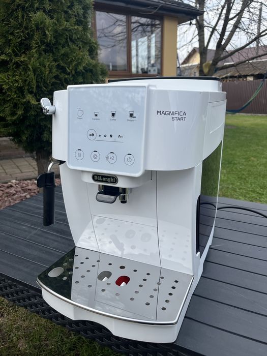 Кавомашина Delonghi Magnifica Start 2022 рік гарантія