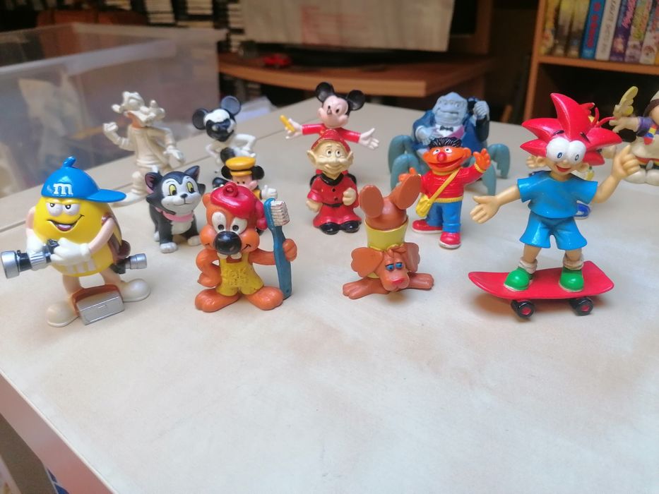 Bonecos disney, muppets, wberrie, konica, bully