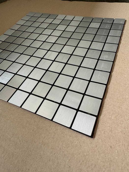 Самоклеюча алюмінієва плитка Самоклеющаяся алюминиевая плитка Срібна