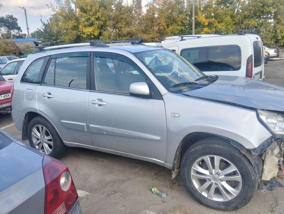 Продам Чери Тигр 2015 рик 1.8 автомат