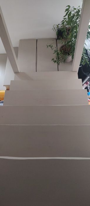 Schody samonośne zabiegowe stopnie trepy drewniane