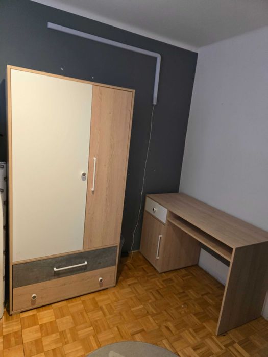 Szafa i biurko z kolekcji step