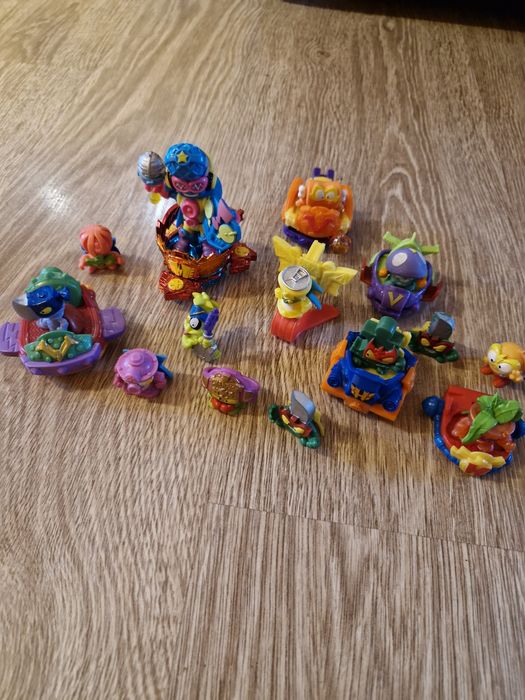 Zestaw zings figurki i pojazdy