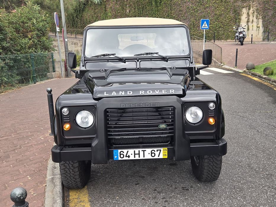 Land Rover  Defender Black Edition