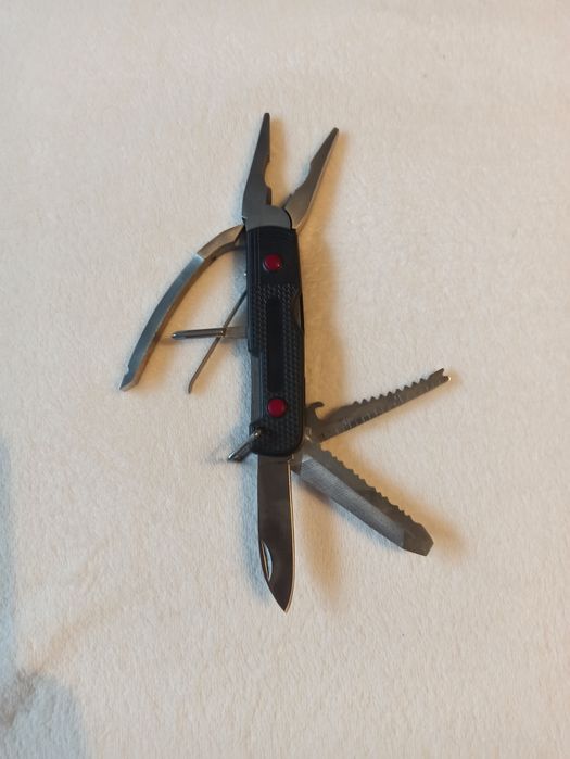 Multitool wielofunkcyjny