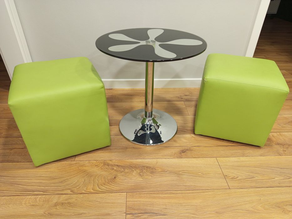 Stolik szklany z pufami eko skóra