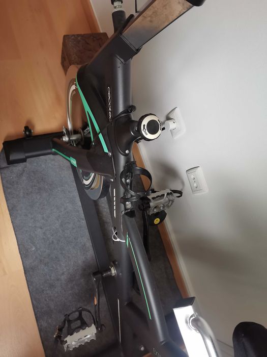 Stationary Bicycle437033441019842561