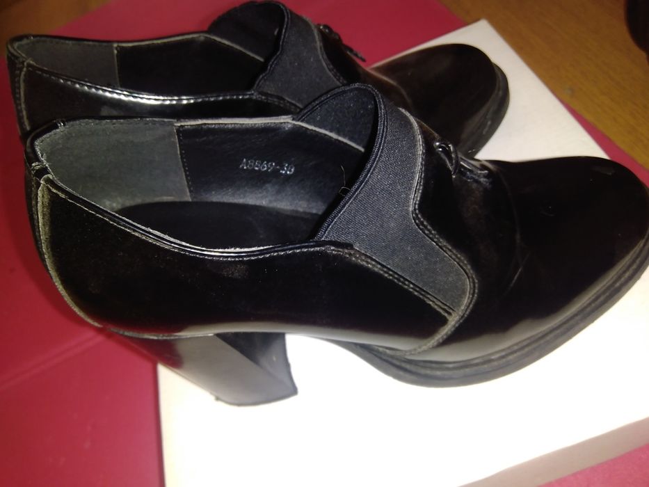 Sapatos verniz preto