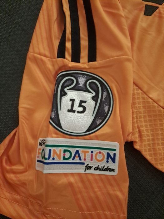 Camisola Real Madrid 2024-25 laranja Vini Jr