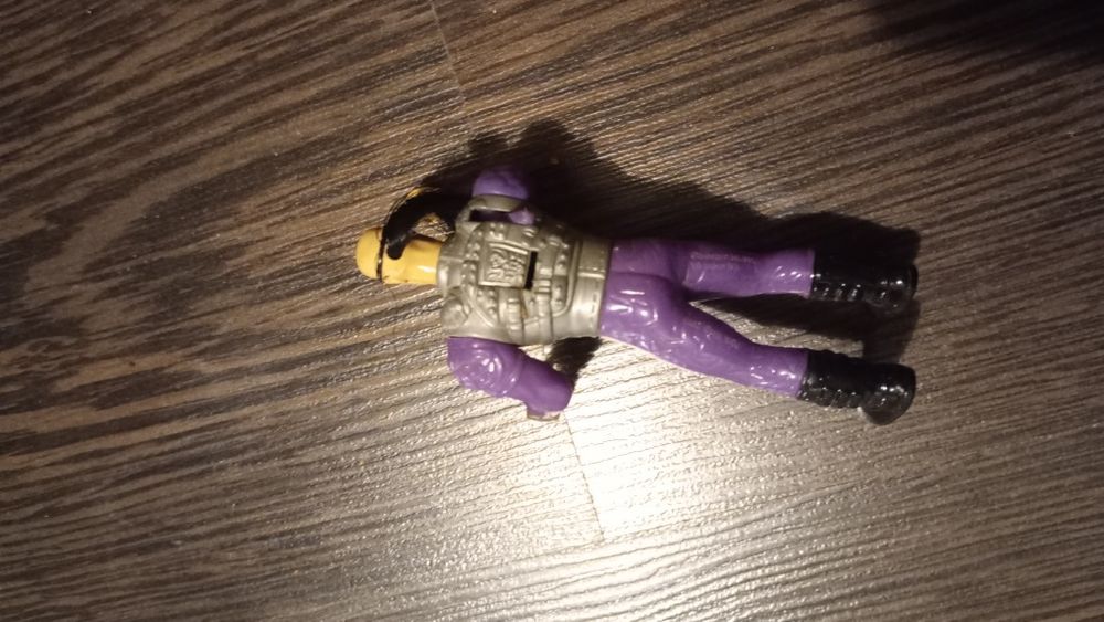 Figurka 1999 fioletowa wojownik
