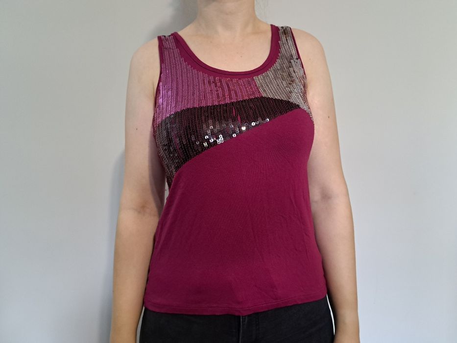 Różowy top z błyszczącymi cekinami - Megi Collection