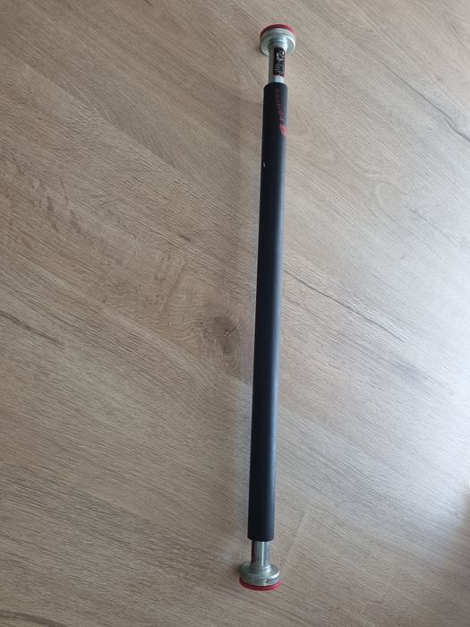 Pull-up bar for door (like new)64585174107265120