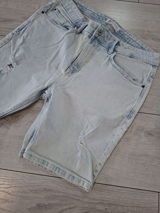 Męskie krótkie spodenki szorty jeans dżins Bershka