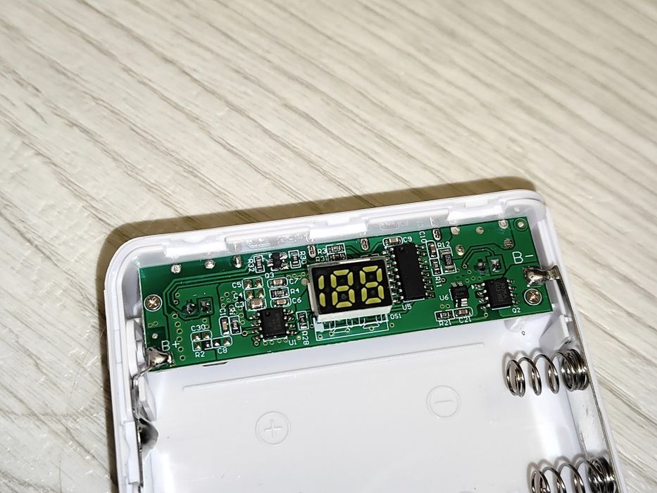 Корпус павербанка  8x18650 5v2a  Power Bank кейс