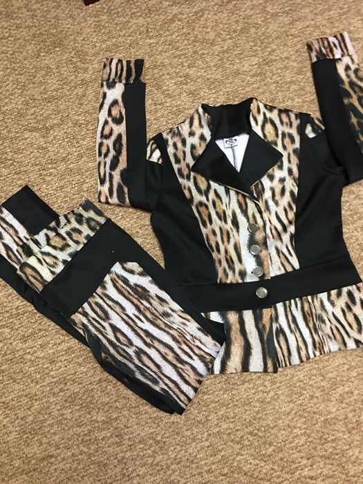 Костюм на девочку подростка 48 р