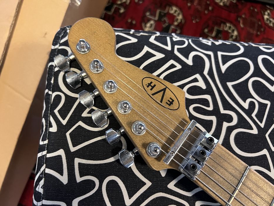 EVH Frankie Striped Relic (Eddie van Halen signature)