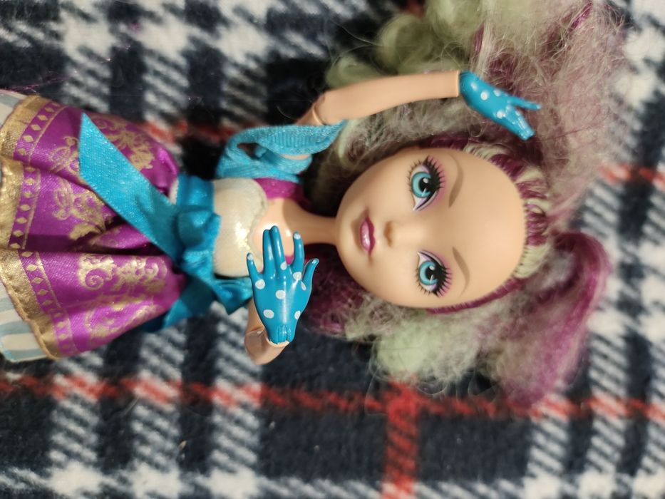 Лялька евер афтер хай Меделін