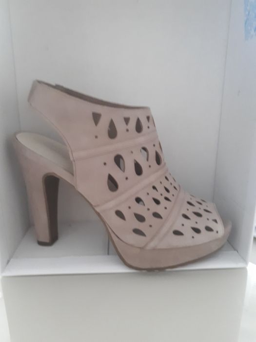 Letnie buty ażurowe