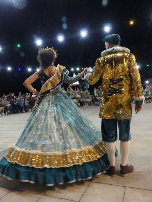 Roupa Marcha popular