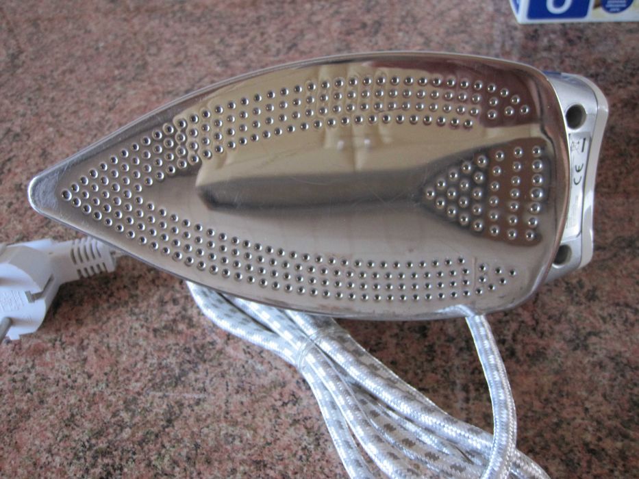 Żelazko turystyczne z parą Clarus