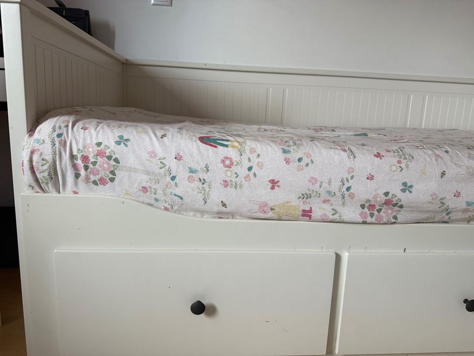 Cama Hemnes com 3 gavetas