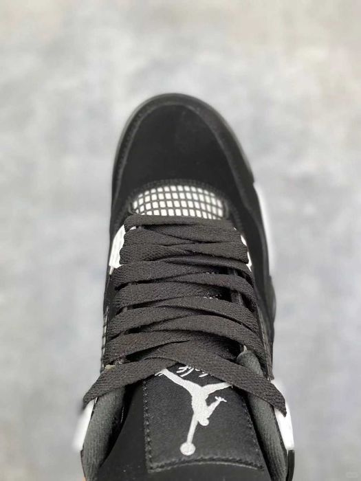 AJ4_Retro_White_Thunder 46